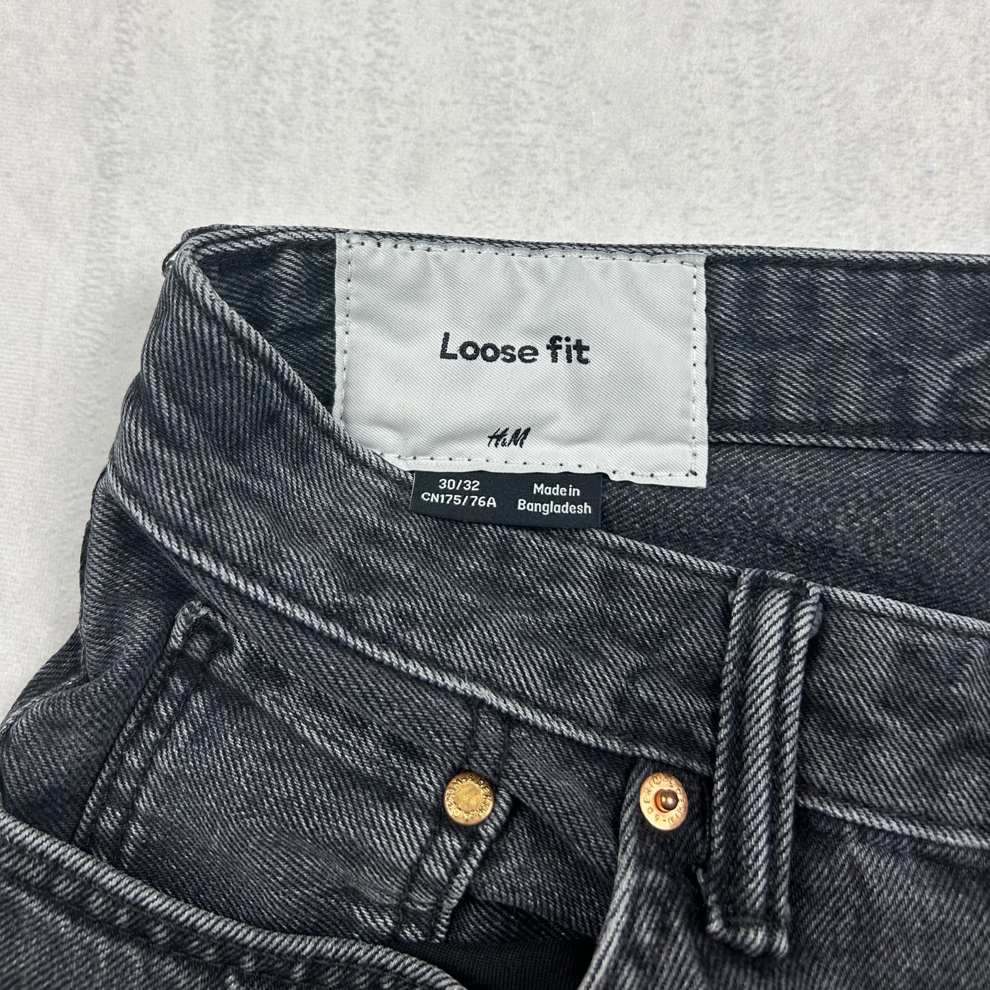 H&M Loose Fit Jeans (M)